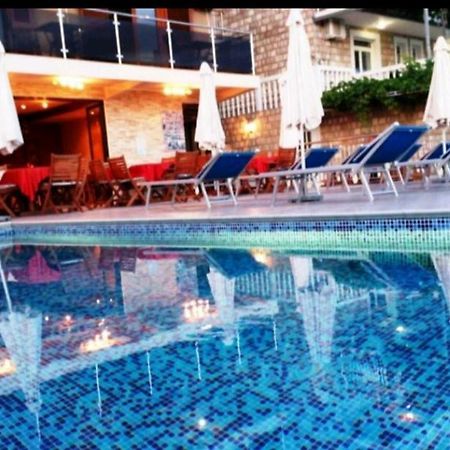 Apartments Dragisic Sveti Stefan Eksteriør billede