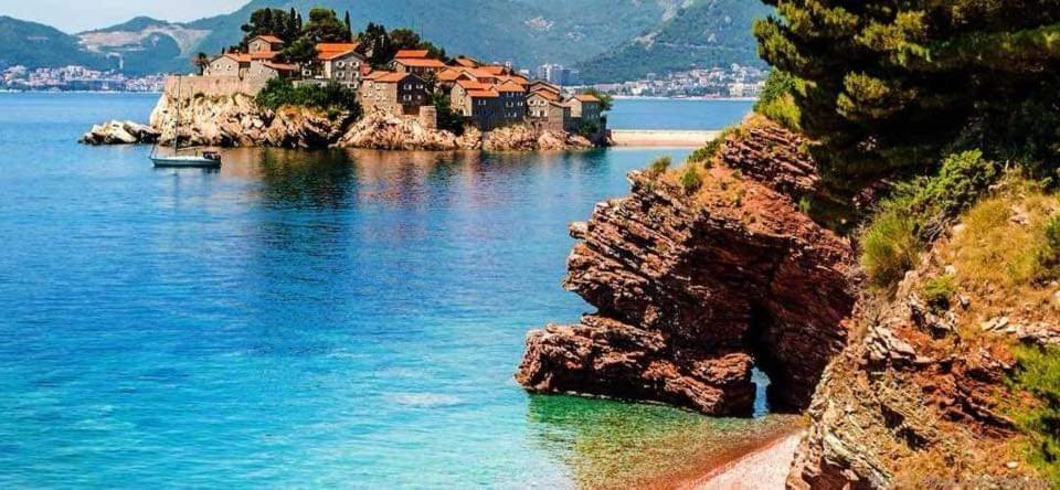 Apartments Dragisic Sveti Stefan Eksteriør billede