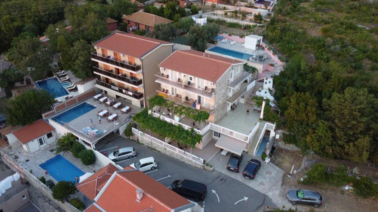 Apartments Dragisic Sveti Stefan Eksteriør billede