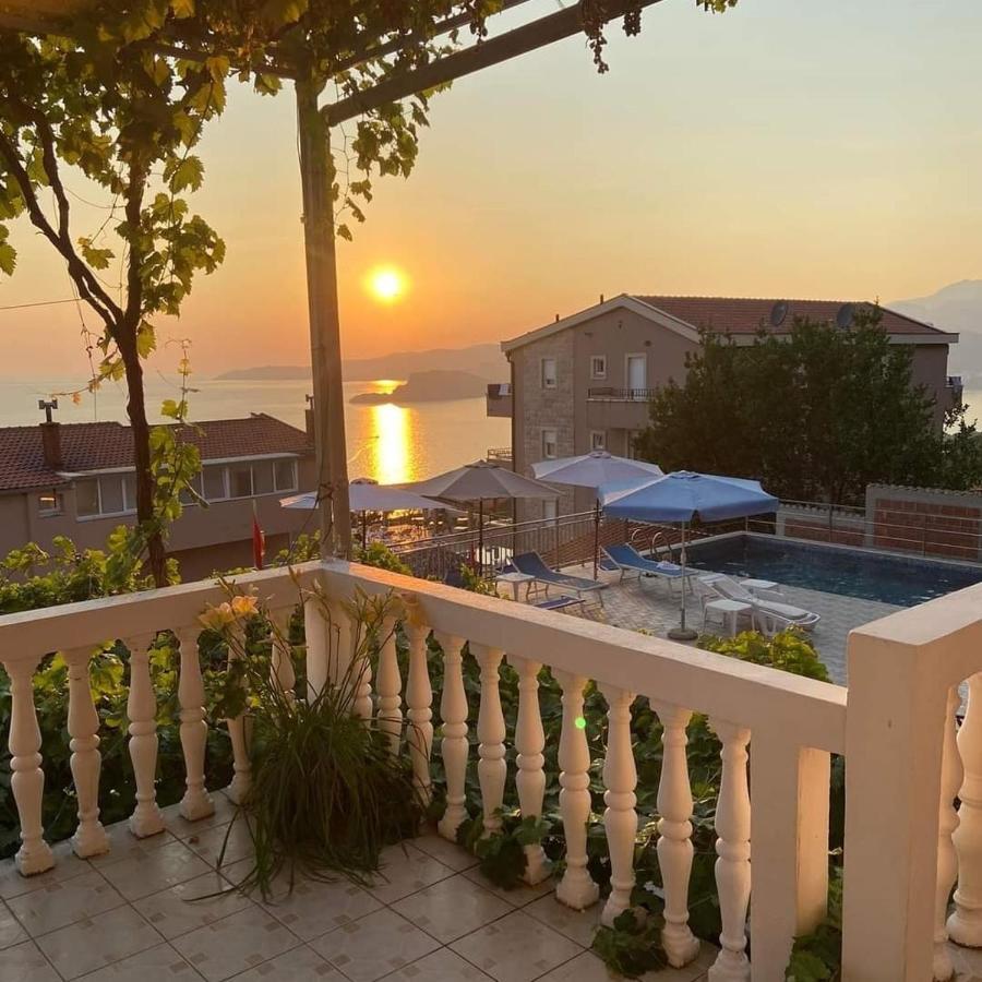 Apartments Dragisic Sveti Stefan Eksteriør billede