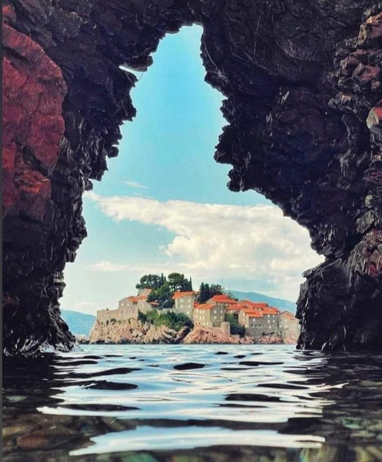 Apartments Dragisic Sveti Stefan Eksteriør billede