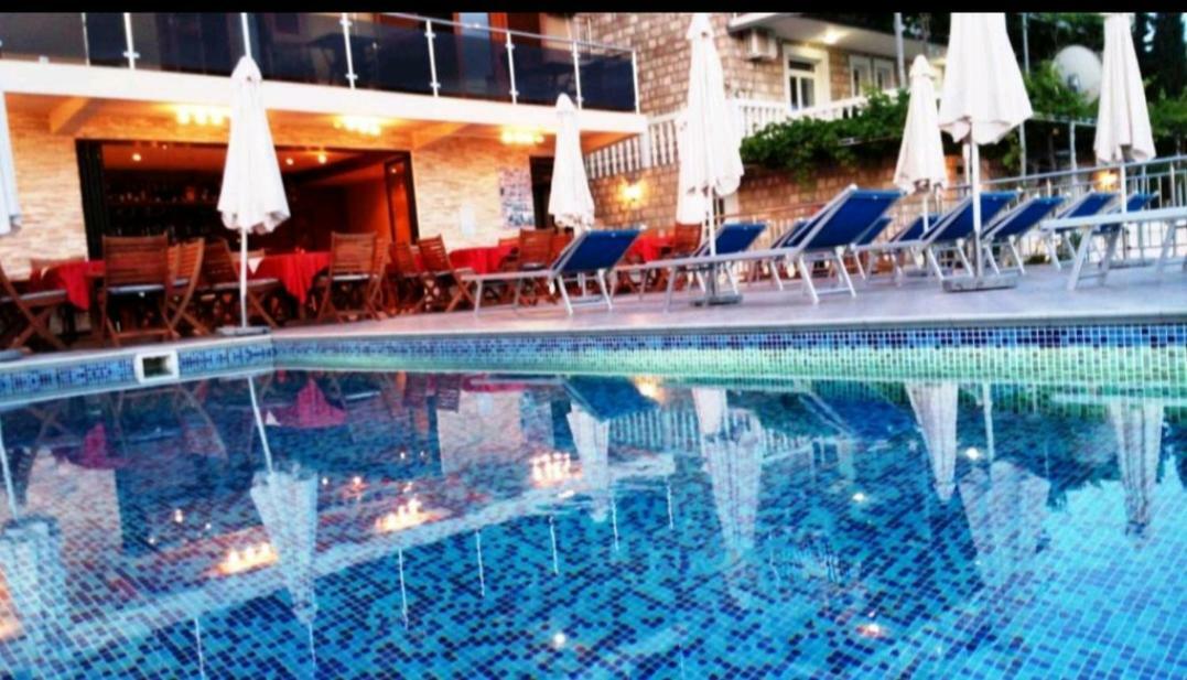 Apartments Dragisic Sveti Stefan Eksteriør billede